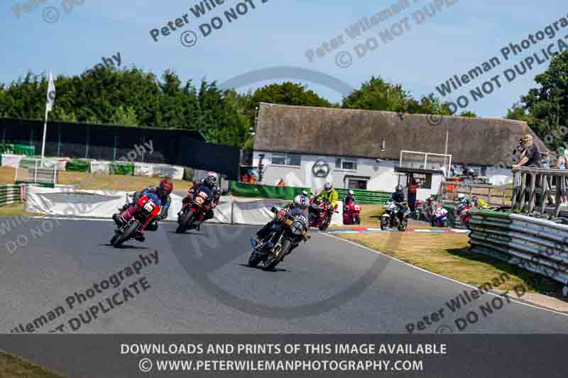 Vintage motorcycle club;eventdigitalimages;mallory park;mallory park trackday photographs;no limits trackdays;peter wileman photography;trackday digital images;trackday photos;vmcc festival 1000 bikes photographs